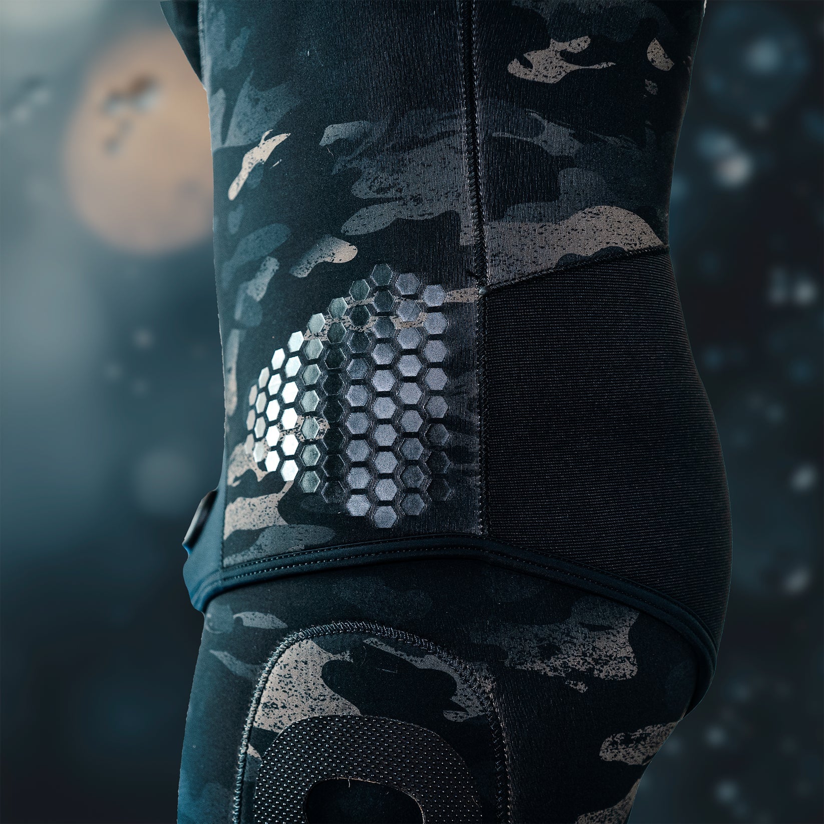 High Performance Wetsuit 3mm 1 legstrips sidehexes